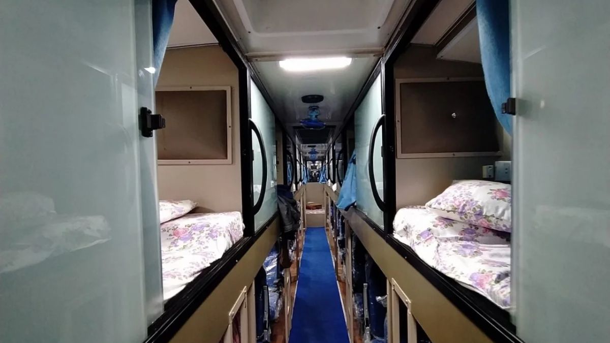 Book Sleeper Bus on Rent in Delhi.jpg