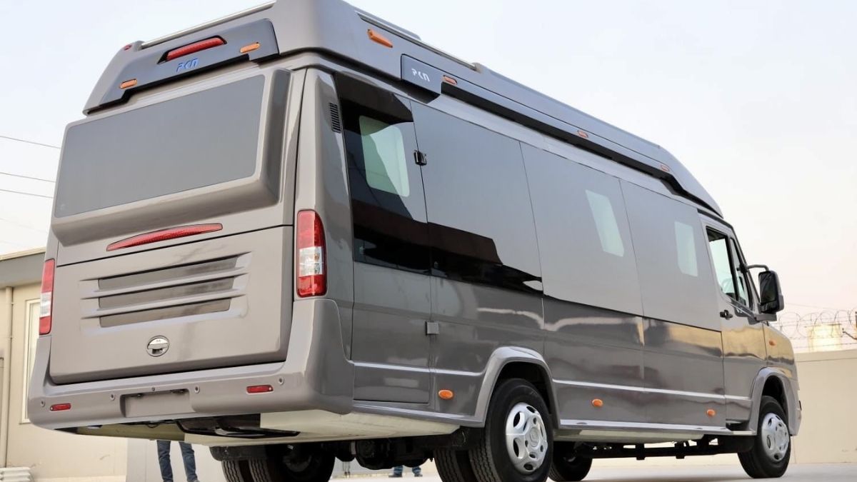 Click to enlarge Tempo Traveller Booking in Delhi (1).jpg