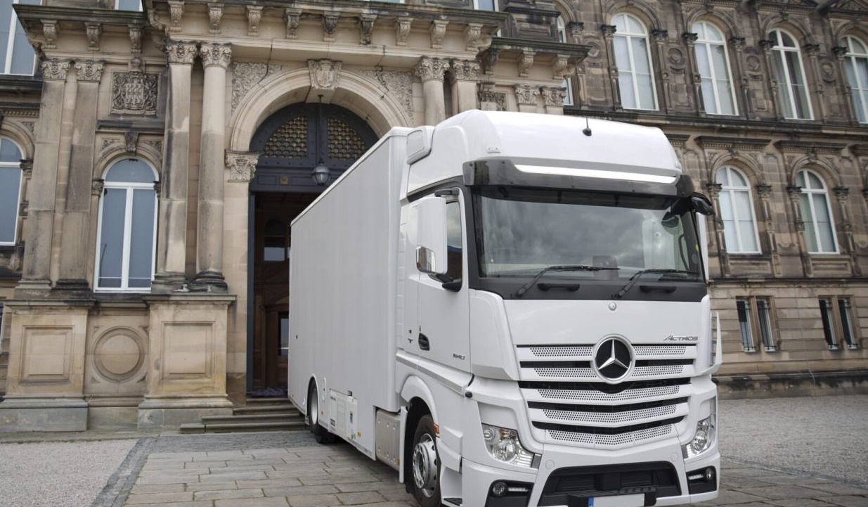 Constantine Scotland Removal Lorry.jpg