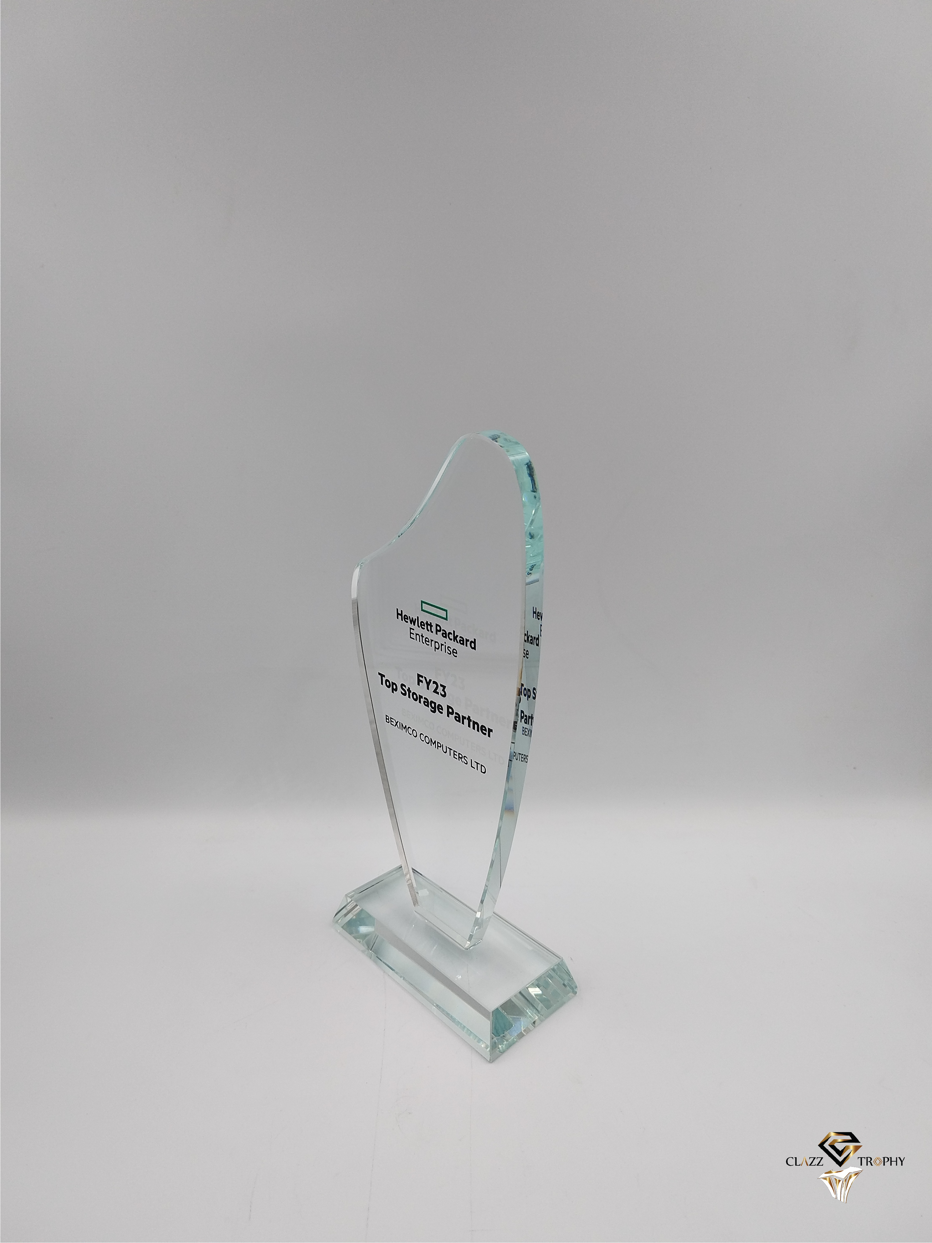 HP Crystal Plaques at Clazz Trophy Malaysia.jpg